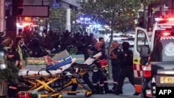 Cel puțin 5 persoane au fost înjunghiate mortal de un bărbat, într-un mall din Australia.
