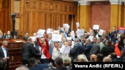 Deo opozicije pokušava da ometa rad Narodne skupštine Srbije, Beograd, 5. septembar 2023.