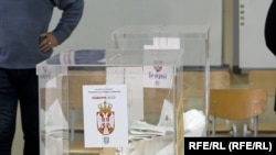 Detalj sa jednog biračkog mesta u Beogradu, 17. decembar 2023. 
