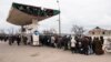 Очередь на КПВВ в Станице Луганской. Март 2016 года