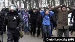 Число людей, осуждённых в России по политическим статьям, только в последний президентский срок Владимира Путина превысило показатели СССР времён Никиты Хрущева и Леонида Брежнева