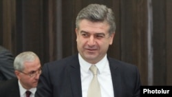 Armenia - Yerevan Mayor Karen Karapetian at a cabinet meeting, 9Feb2011.