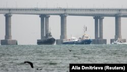 Ուկրաինական ռազմանավերը դուրս են բերվում Կերչից, 17-ը նոյեմբերի, 2019թ․