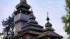 Шелестівська Святомихайлівська церква, дерев’яна без єдиного цвяха, збудована 1777 року в лемківському стилі в селі Шелестів на Закарпатті, нині перенесена до Закарпатського музею народної архітектури і побуту в Ужгороді