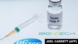 BioNTech ва Pfizer ўзлари ишлаб чиқарган вакцина 95 фоиз самара кўрсатганини иддао қилганлар.