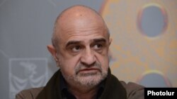 Տիկնիկային թատրոնի տնօրեն Ռուբեն Բաբայան, արխիվ