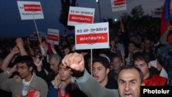 Armenia -- Thousands of people rally in Yerevan in protest against controversial Turkish-Armenian agreements.