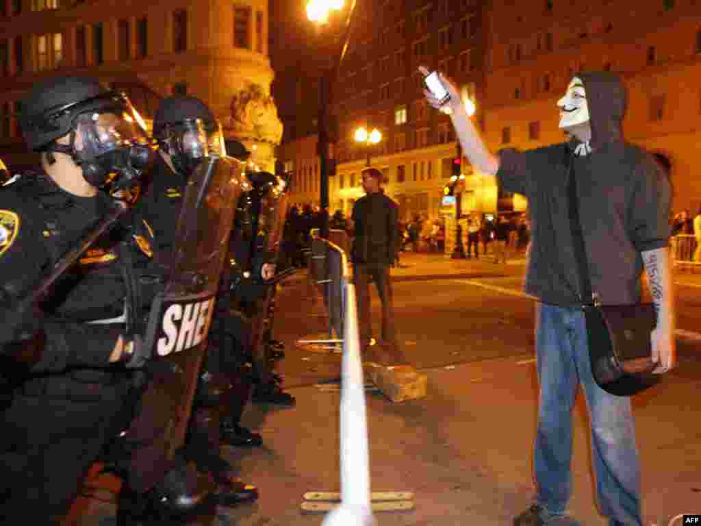 SAD - Pokter ¨Okupirajmo Wall Street¨ koji je počeo u New Yorku, proširio se zemljom, Okland, 25.10.2011. 