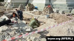 Раскопки у стен Владимирского собора в заповеднике «Херсонес Таврический», октябрь 2020 года