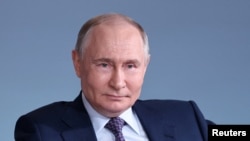 Televiziunea rusească de stat a difuzat un documentar de propagandă la împlinirea a 25 de ani de când Vladimir Putin e președinte al Rusiei.