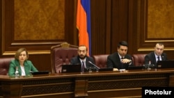 Armenia -- Speaker Ararat Mirzoyan chairs a parliament debate on constitutional changes, Yerevan, February 6, 2020.