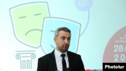 Մշակույթի փոխնախարար Արա Խզմալյան