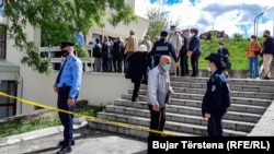 Pamje afër qendrës së vaksinimit në Prishtinë